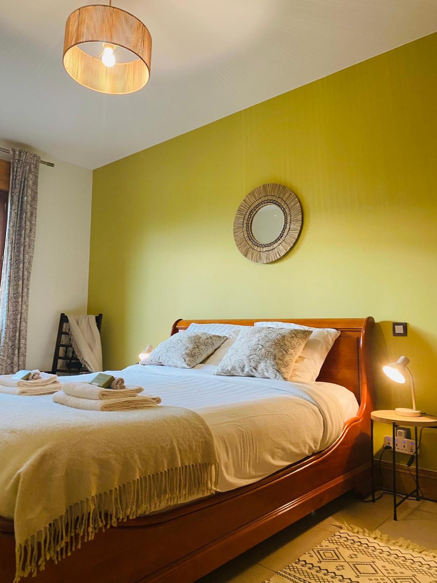 Bed and Breakfast Le Hibou Heureux Bezenac Екстер'єр фото
